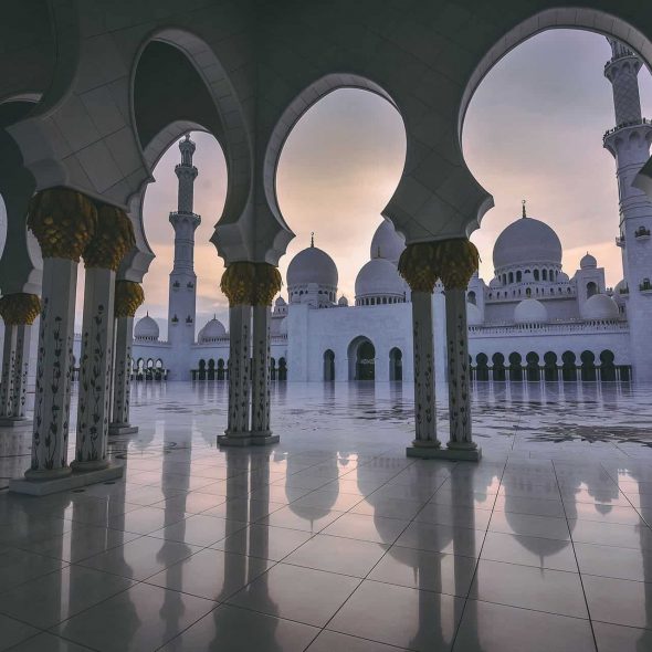 shaikh-zayed-mosque-YETMN6W-1